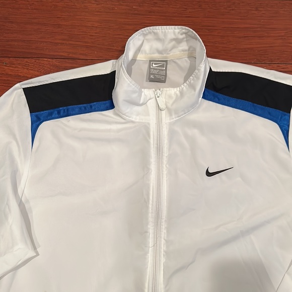 NIKE PERFORMANCE JACKET - Picture 2 of 4